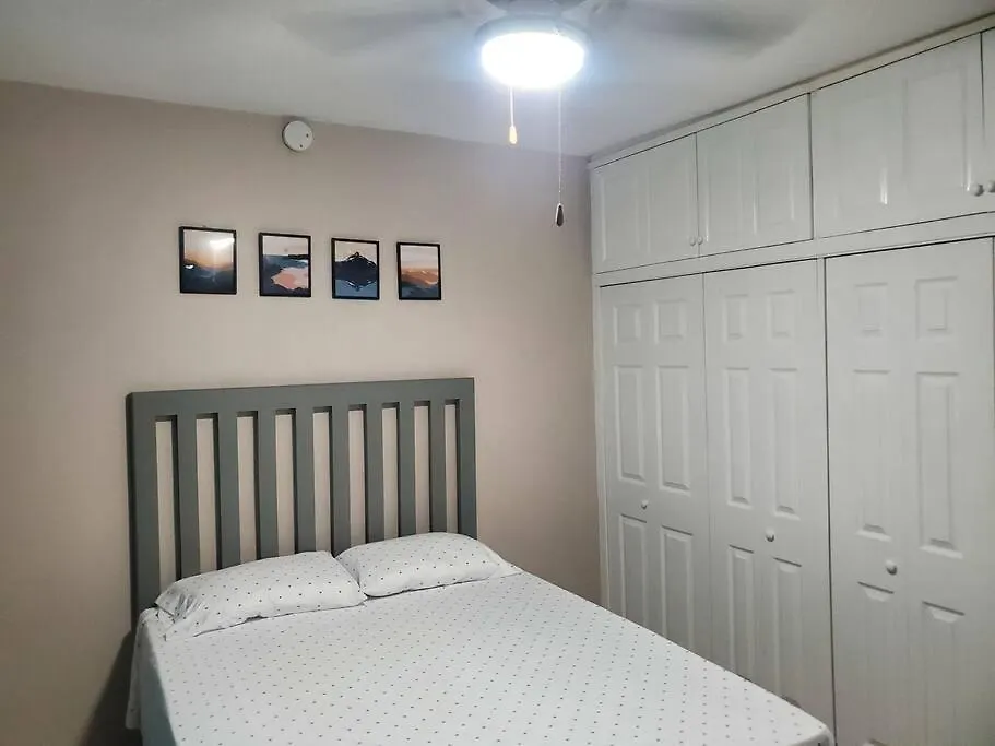 Suite At The Courtleigh Towers Kingston Appartamento